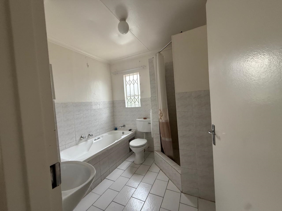 2 Bedroom Property for Sale in Safari Gardens North West